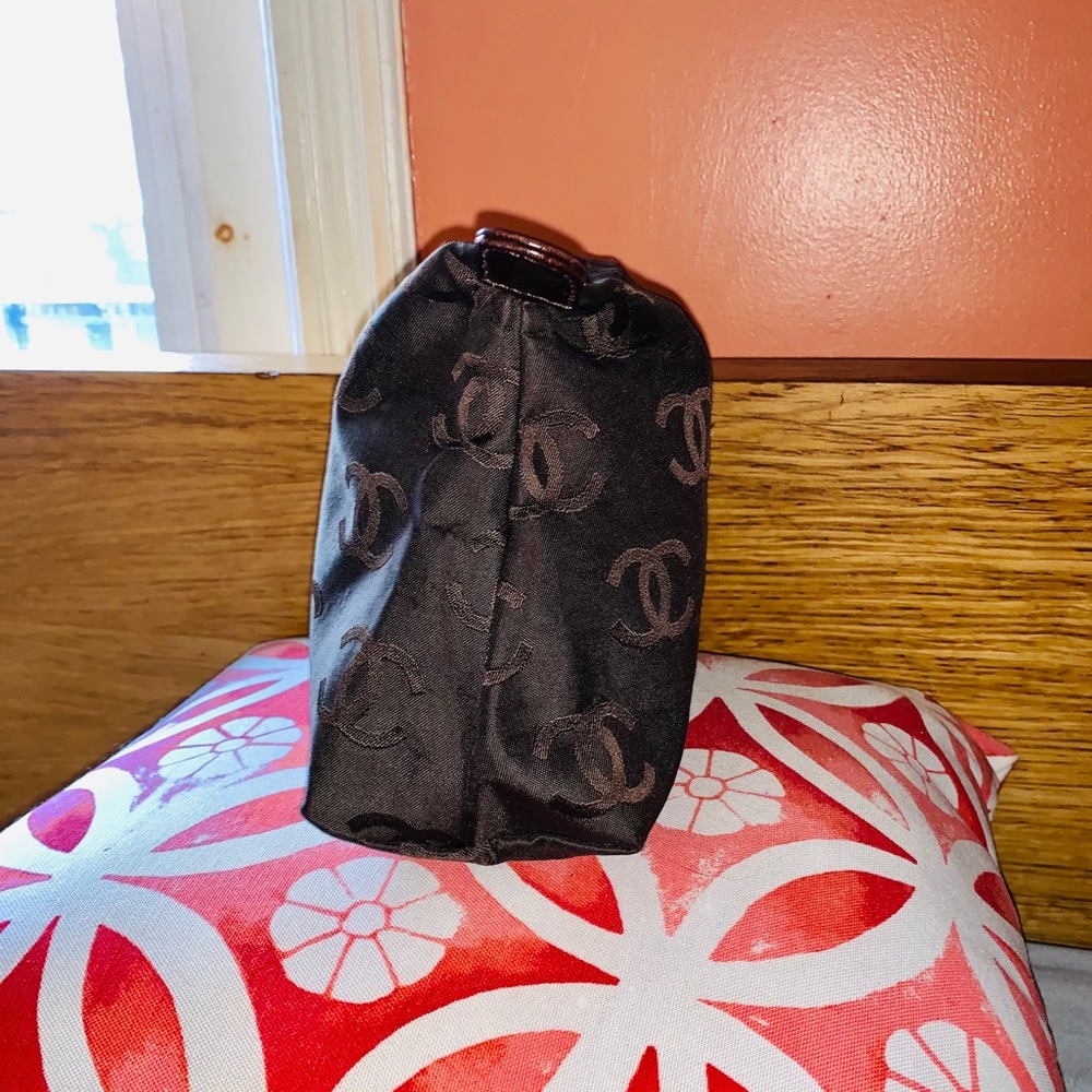 💝SOLD CHANEL Brown Nylon Embossed Clutch Pouch Bag - Picture 3 of 9